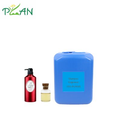 Minyak Wangi Perisa Buah Beri Buatan untuk Pembuatan Sampo dengan Pengalaman Manufaktur 20 Tahun pH Stabil 4.0 - 9.0 dan Umur Simpan 36 Bulan